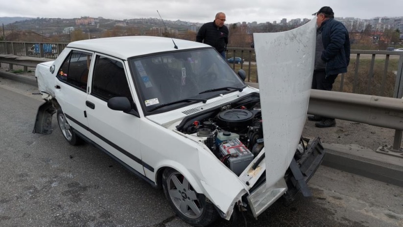 Samsun'da köprü üstünde kaza: 3 yaralı