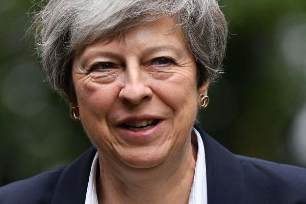 İngiltere Başbakanı May'den seçim açıklaması