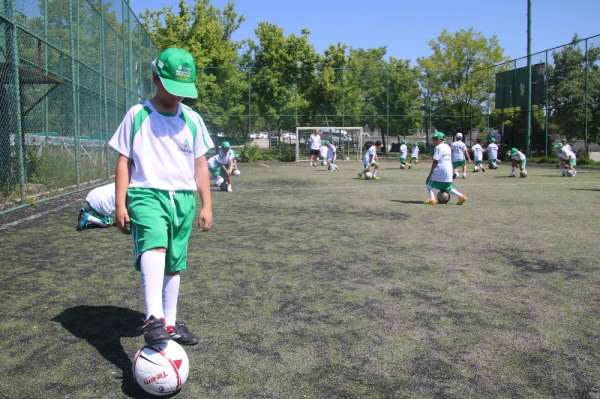 Yaz spor okullarında ilk ders başladı 