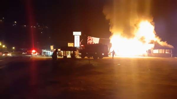 Çaykara'da restoran alev alev yandı
