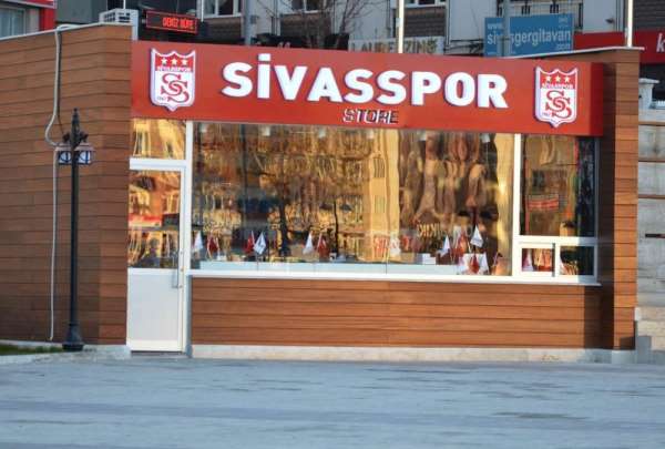 Sivasspor'da yeni sezon formaları satışta 
