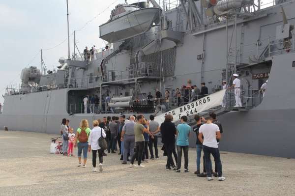 TCG Barbaros F 244 gemisi Sinop Limanı'nda 