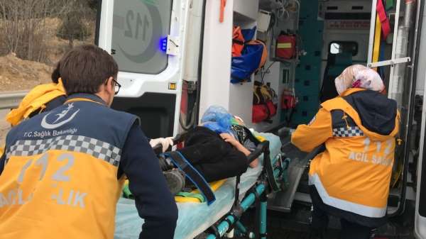 Bilecik'te meydana gelen trafik kazasında 1'i çocuk 2 kişi yaralandı 