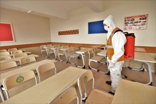Altınordu'da okullar dezenfekte edildi 