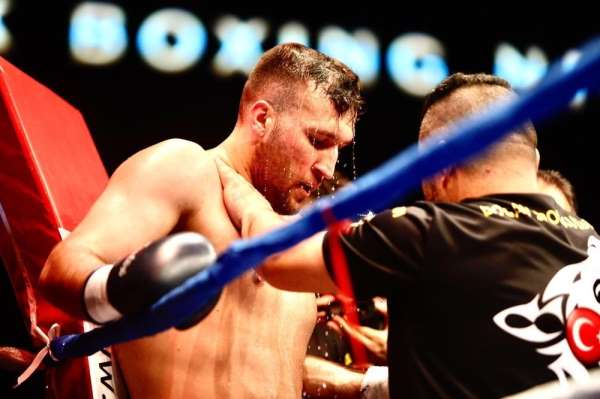 Dünya şampiyonu Buğra Tugay Erdoğan, ringlere dönmek için gün sayıyor