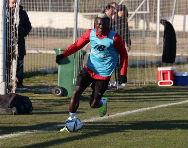 FT Antalyaspor'da Beşiktaş mesaisi çift antrenmanla devam etti