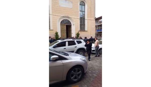 Sarıyer'de bulunan Santa Maria İtalyan Kilisesi'nde Pazar ayini sırasında silahlı saldırı gerçekleşti. Olay ye