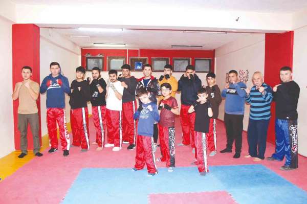 Sungurlu'da kick boks antrenmanları yeniden başladı