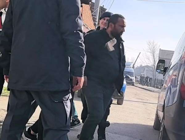 Bursa'da evi kundaklayan şahıs 24 saat sonra teslim oldu, saldırı olayının görüntüleri de ortaya çıktı