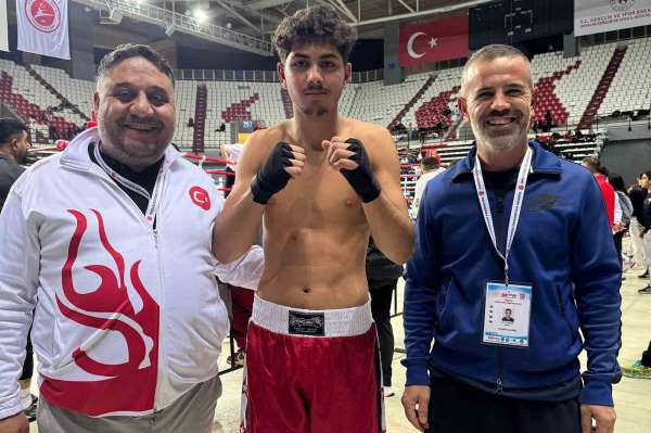 Fethiyeli sporcu Kick Boks'ta Türkiye üçüncüsü oldu
