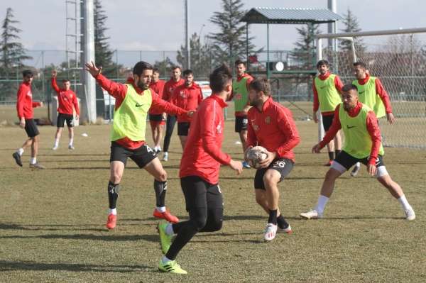 Eskişehirspor maç saatini beklemeye geçti 