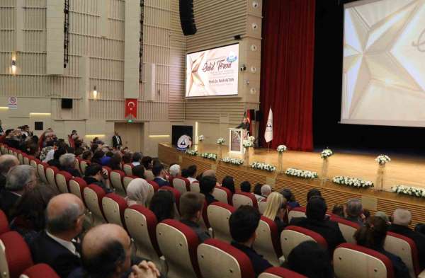 Erciyes Üniversitesi'nde 2023 yılı ödülleri sahiplerini buldu