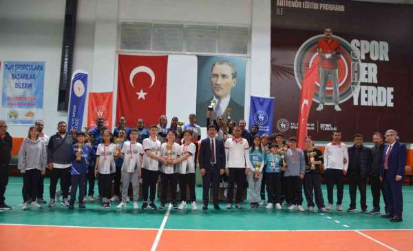 Köyceğiz'de Floor Curling İl Birinciliği Müsabakaları gerçekleştirildi