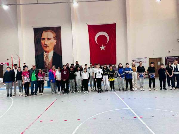 Manisa'da Okul Sporları Floor Curling İl Birinciliği Müsabakaları tamamlandı