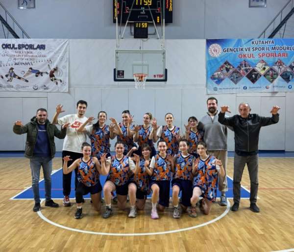 Moymulspor'un U18 Kızları Kütahya şampiyonu oldu