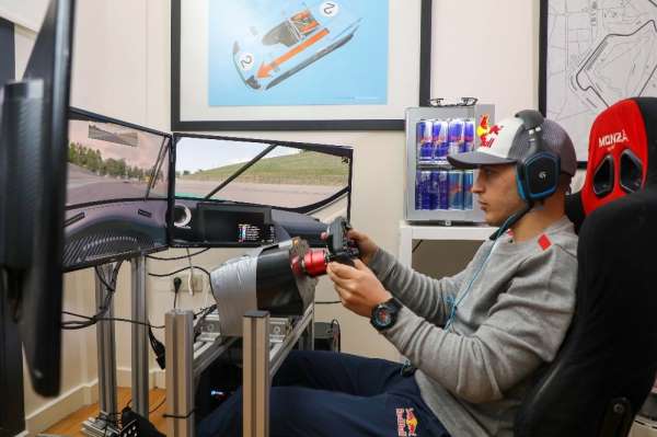 Ayhancan Güven, Formula 1 pilotlarıyla yarıştı 