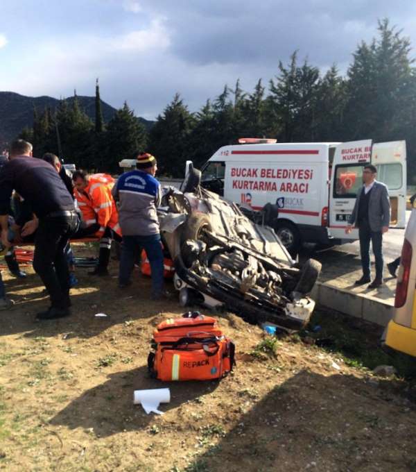 Burdur'da trafik kazası: 1 ölü,5 yaralı 