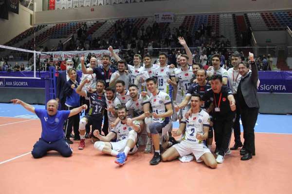 Efeler Ligi: Arkas Spor: 3 - Halkbank: 1