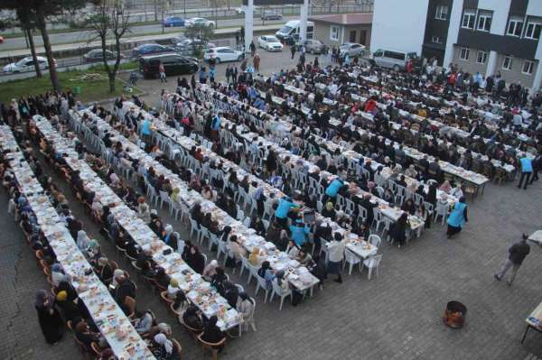 Ordu'da yaklaşık bin 500 üniversite öğrencisi iftar sofrasında buluştu