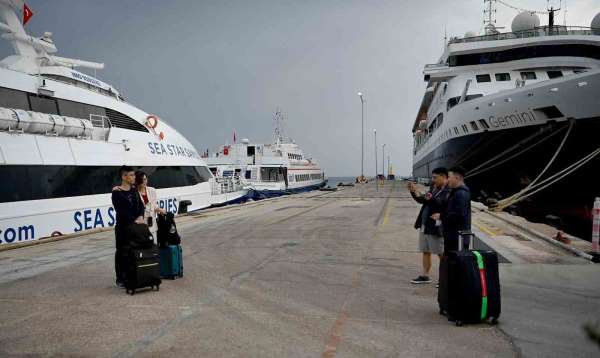 Kuşadası'ndan Yunanistan'ın Sisam Adası'na feribot seferleri başladı