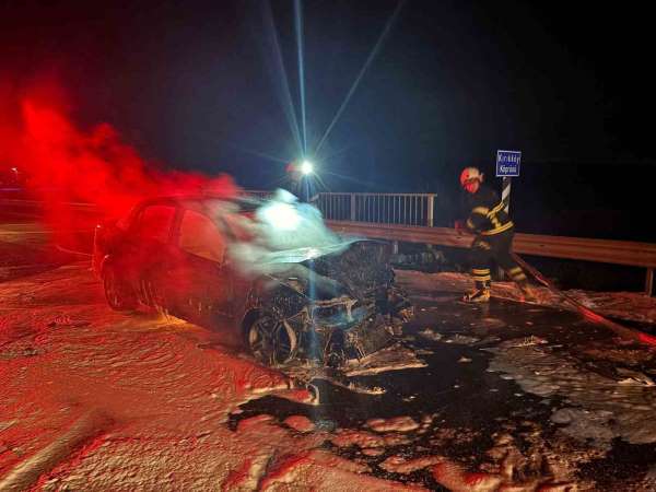 Lüleburgaz'da zincirleme kaza: 2 yaralı, 1 otomobil yandı