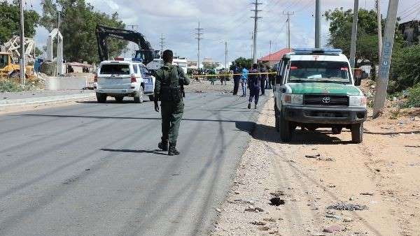 Mogadişu'da bomba yüklü araçla saldırı: 3 ölü