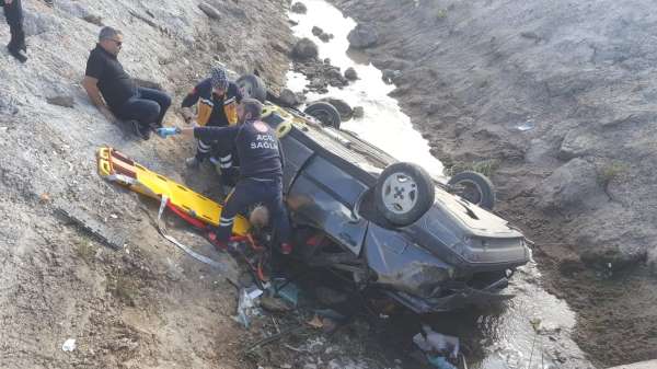 Amasya'da otomobil sulama kanalına uçtu: Anne ve oğlu öldü