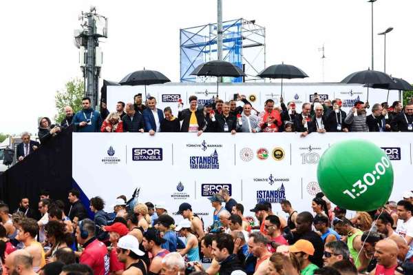 AB Büyükelçisi Türkiye Delegasyon Başkanı İstanbul Yarı Maratonu'na katıldı