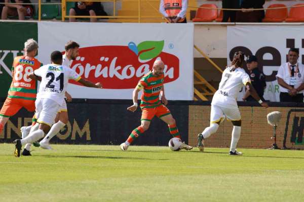 Trendyol Süper Lig: Alanyaspor: 3 - İstanbulspor: 0