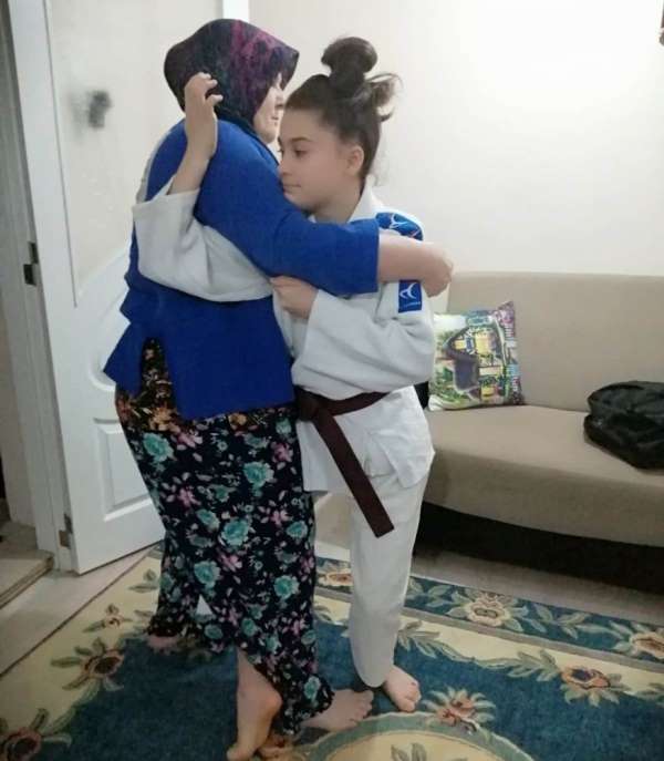Babaanneden judocu toruna antrenman desteği 