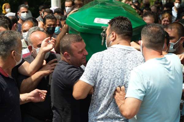 Kahreden kazanın kurbanı kardeşler yan yana toprağa verildi