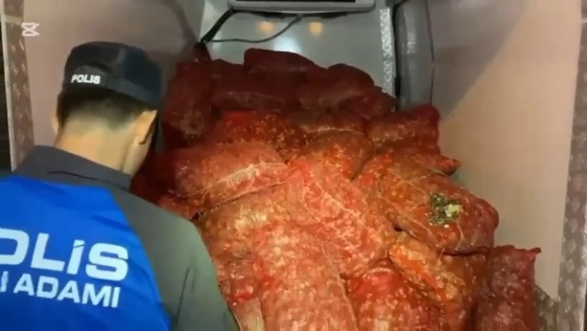 Samsun'da 2 ton 900 kilo kaçak midye ele geçirildi