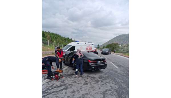 Kayseri'de trafik kazası: 1 ölü 2 ağır yaralı