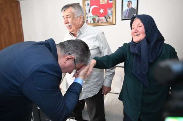 Vali Yılmaz'dan Şehit Hava Teknisyen İlyas Kaya'nın ailesine bayram ziyareti