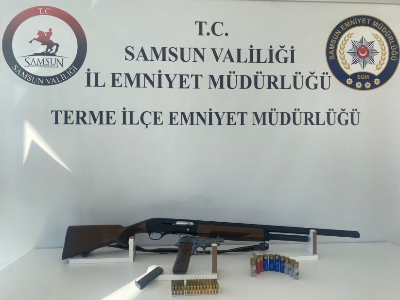 Samsun'da ruhsatsız tabanca ve tüfek ele geçirildi