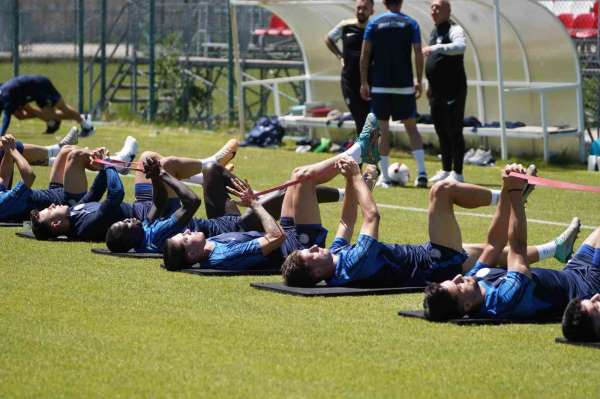 Çaykur Rizespor, Erzurum'da yeni sezon hazırlıklarına başladı