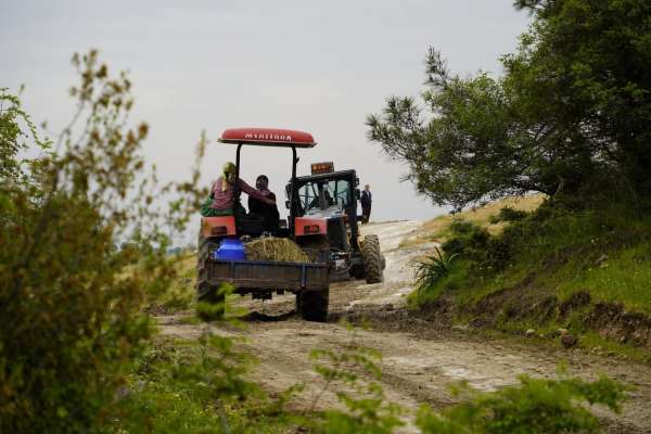 Yunusemre'den 200 kilometrelik ova yoluna bakım