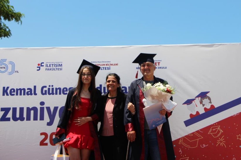 Samsun'da kas hastası Selin'in azmi, babasının desteğiyle birleşti: Fakülteyi dereceyle bitirdi
