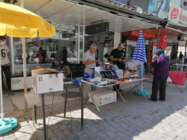 Isparta'da bıçak bileme ustalarının bayram mesaisi