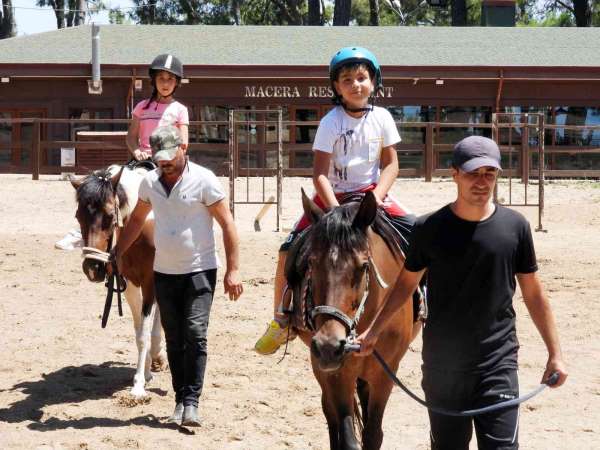 Kepez sporcularının yaz tatili hediyesi