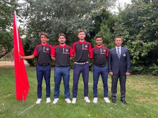 Milli golfçüler Macaristan'da yarı finale yükseldi