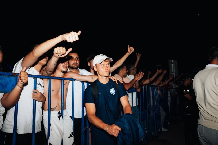 Samsunspor Taraftarı Rakip Takımı Karşıladı!