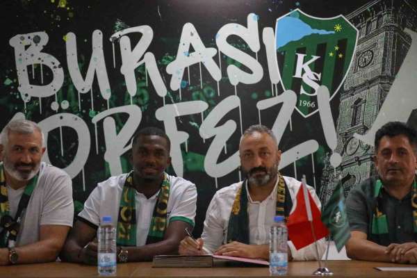 Anfernee Jamal Dijksteel resmen Kocaelispor'da