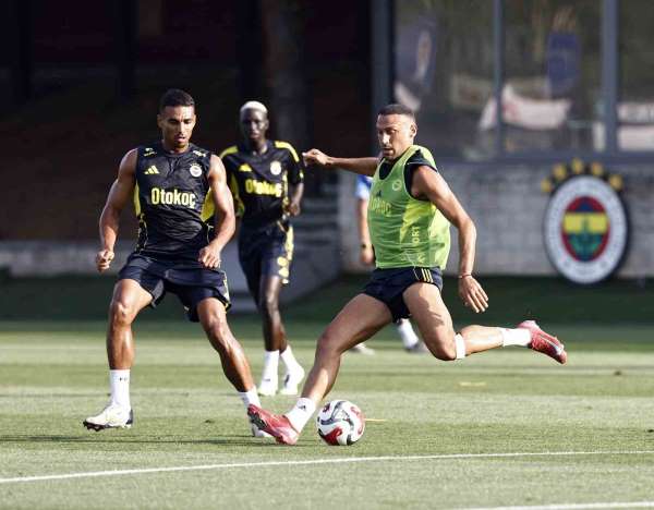 Fenerbahçe, hazırlıklarına Samandıra'da devam etti