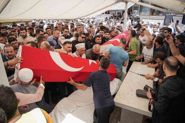 Yangın şehitlerine son veda