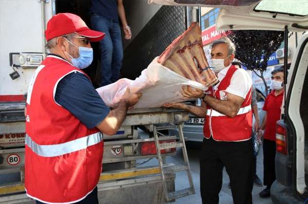 Aşevine 1 ton 800 kilo et bağışı