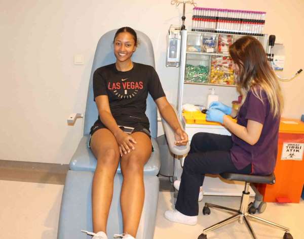 ABD'li forvet Nared, İzmit Belediyespor'da