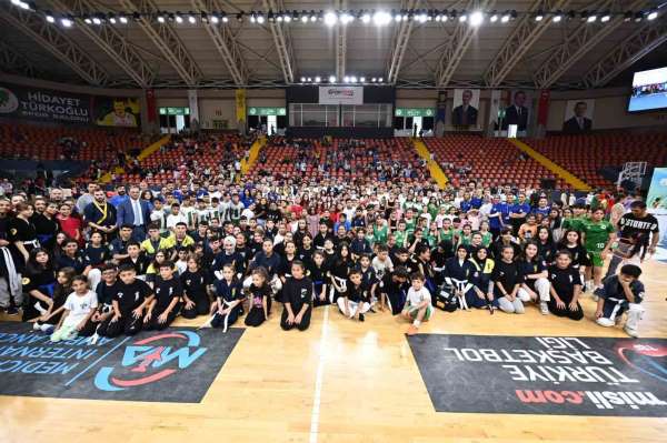 Mamak Belediyesi'nde 12 bin 666 öğrenci ücretsiz spor kurslarından faydalandı