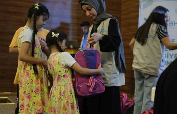 Yedi Başak'tan üniversite bursu ve kırtasiye kampanyası