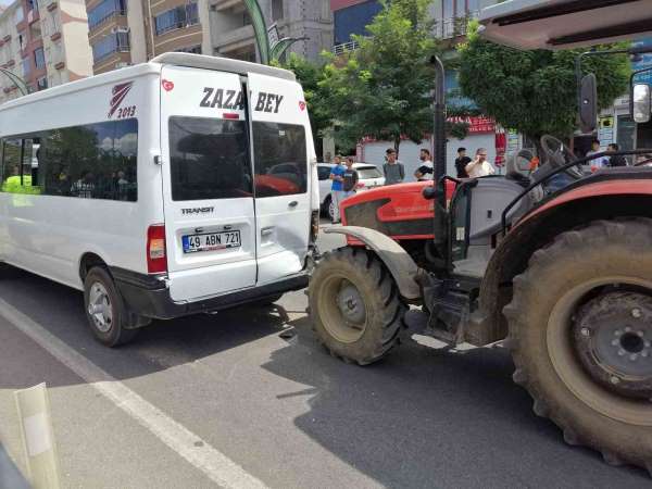 Bingöl'de zincirleme kaza: 4 araç çarpıştı
